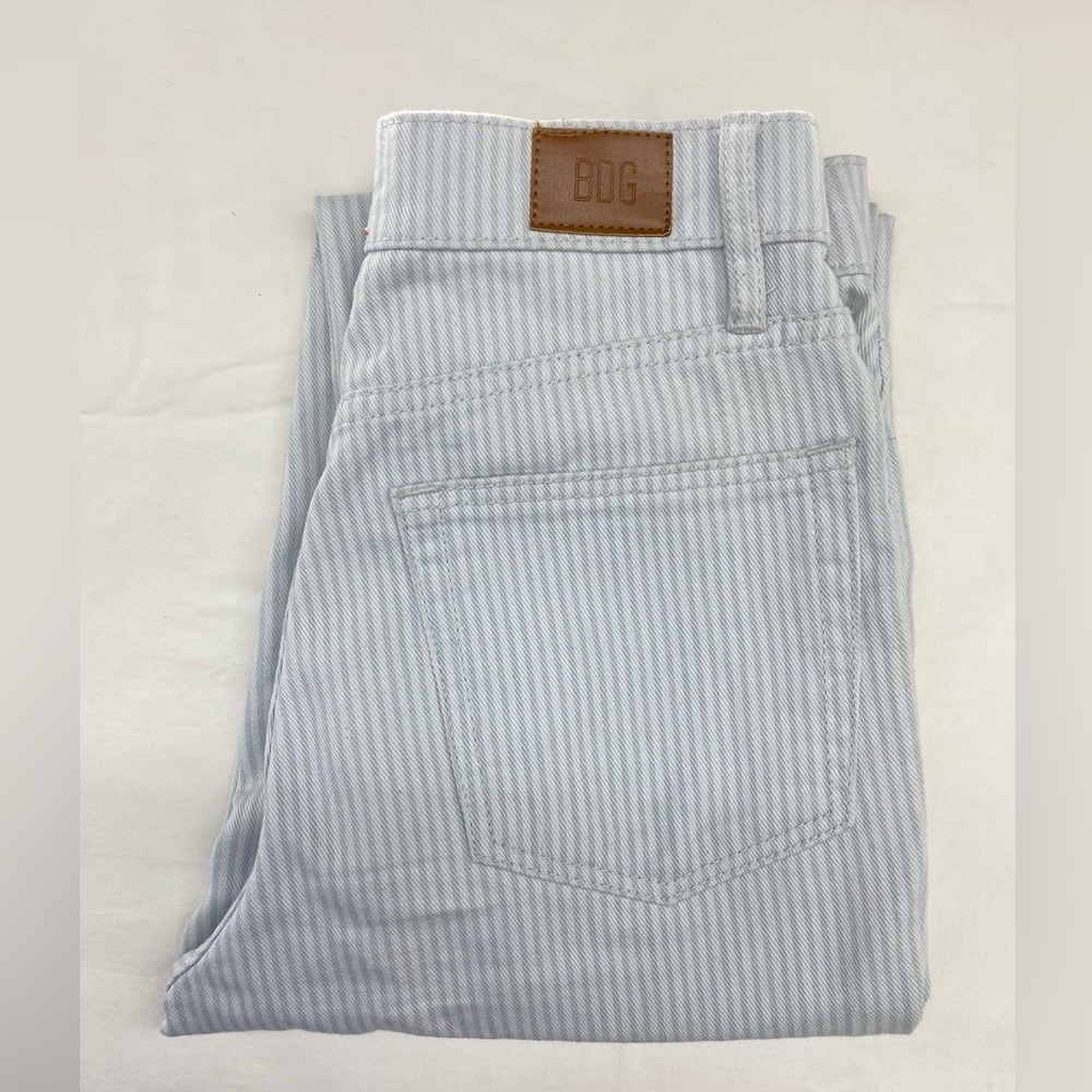 BDG Slim Straight High Rise Striped Denim Jeans
Like New / Sz 24 / 100% Cotton